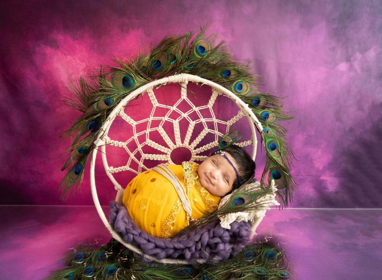 Peacock Round Sleep